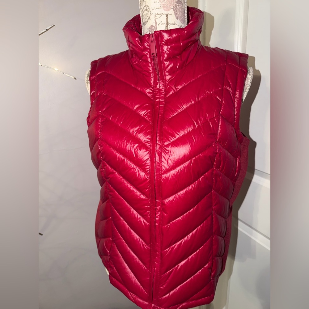 Calvin Klein Women's Red Puffer Vest